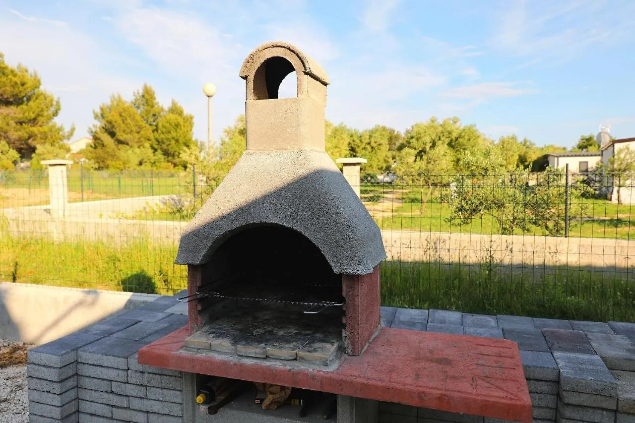 Casa de Férias Mobile Home Safir Biograd Na Moru Croácia