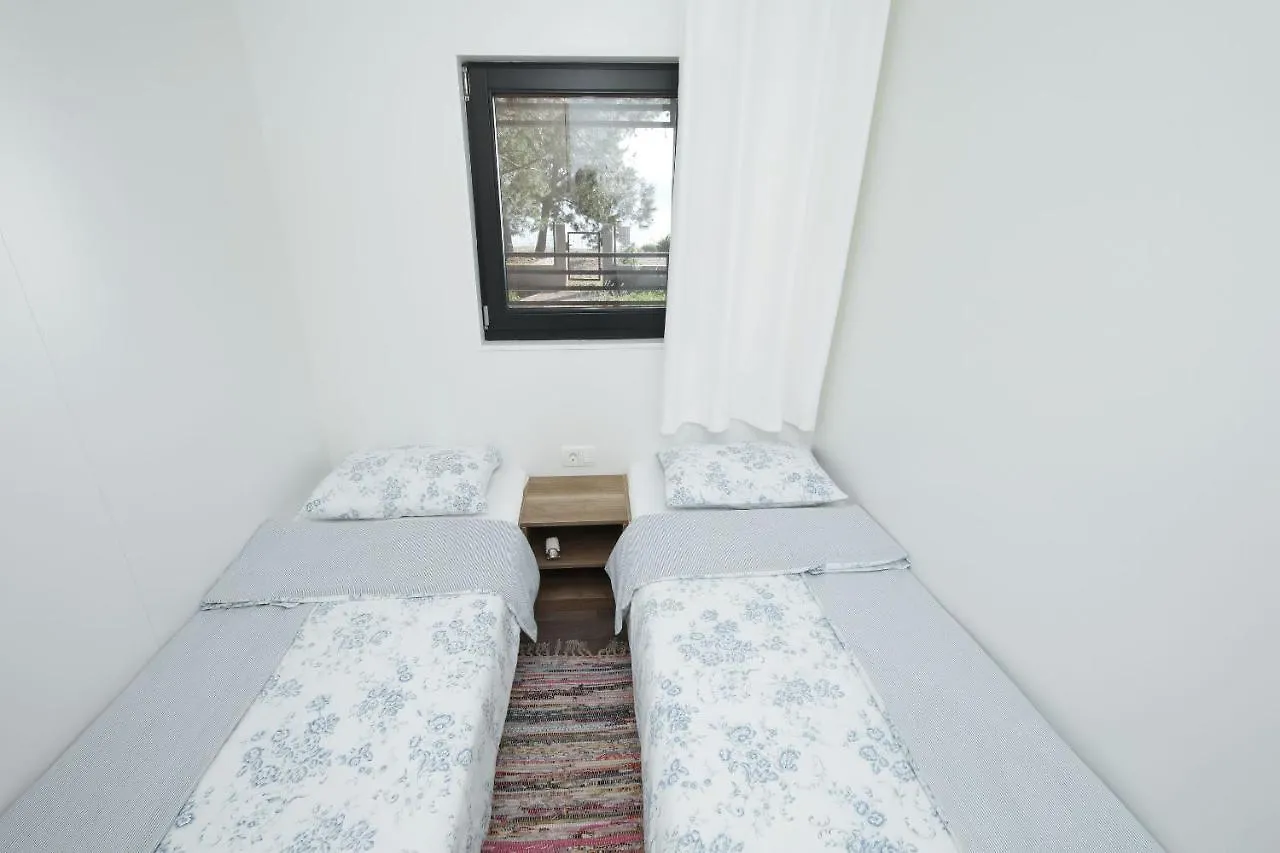Mobile Home Safir Biograd Na Moru Croácia