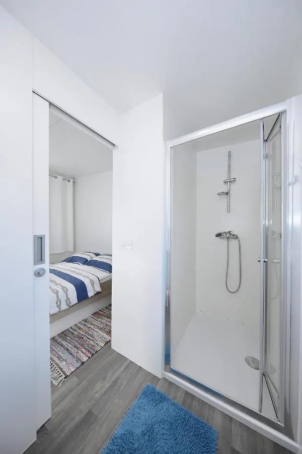 Casa de Férias Mobile Home Safir Biograd Na Moru