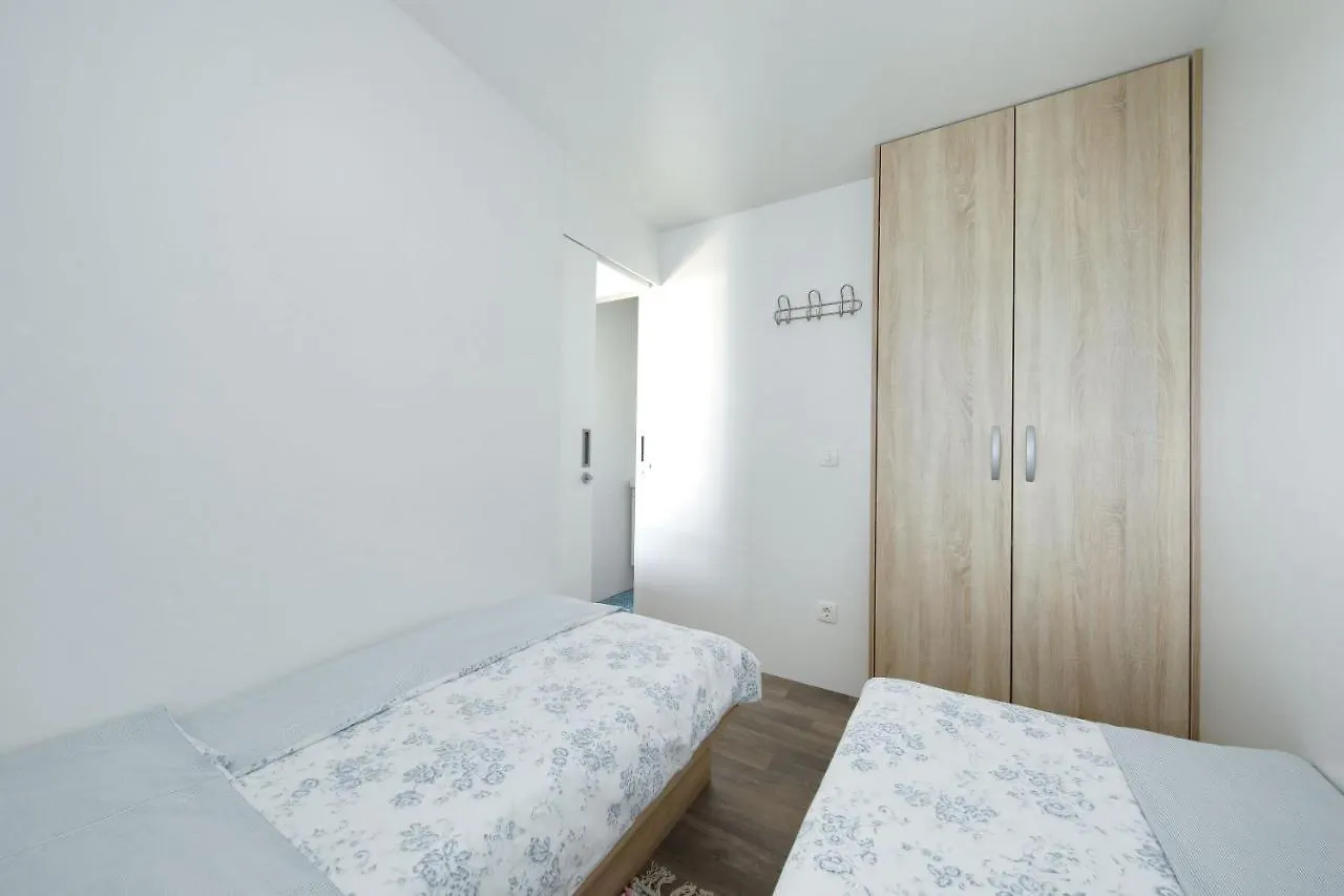 Mobile Home Safir Biograd Na Moru